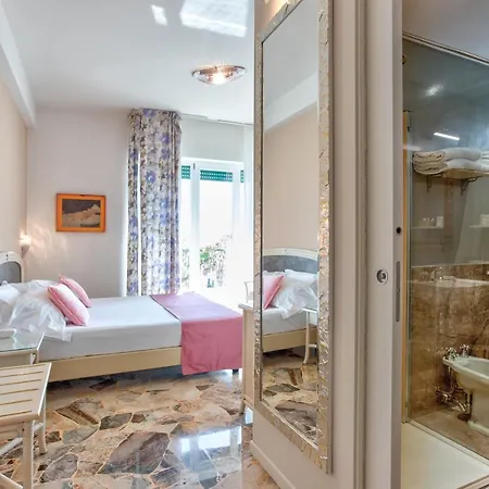 Europa Hotel 3*