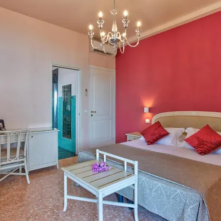Europa Hotel 3*